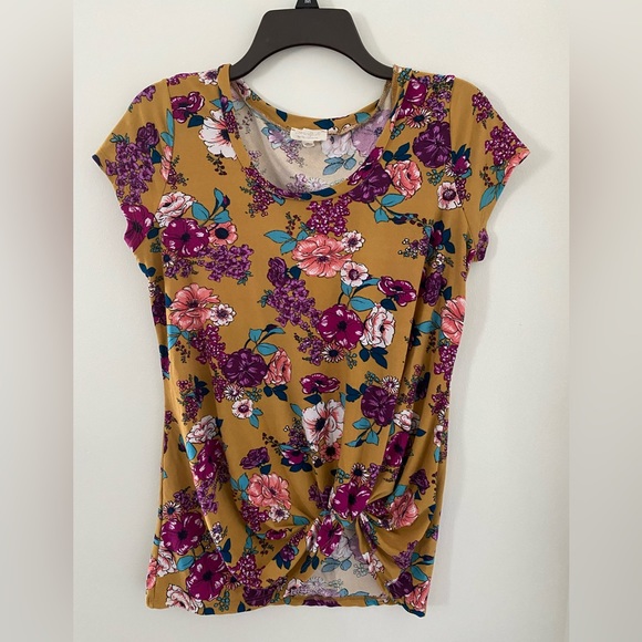 Beautiful Yellow Flowery Top - Picture 1 of 3